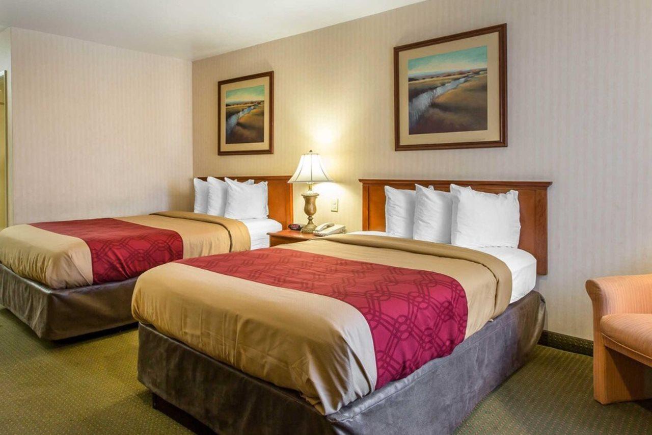 Econo Lodge Inn & Suites Riverside - Corona Exterior foto