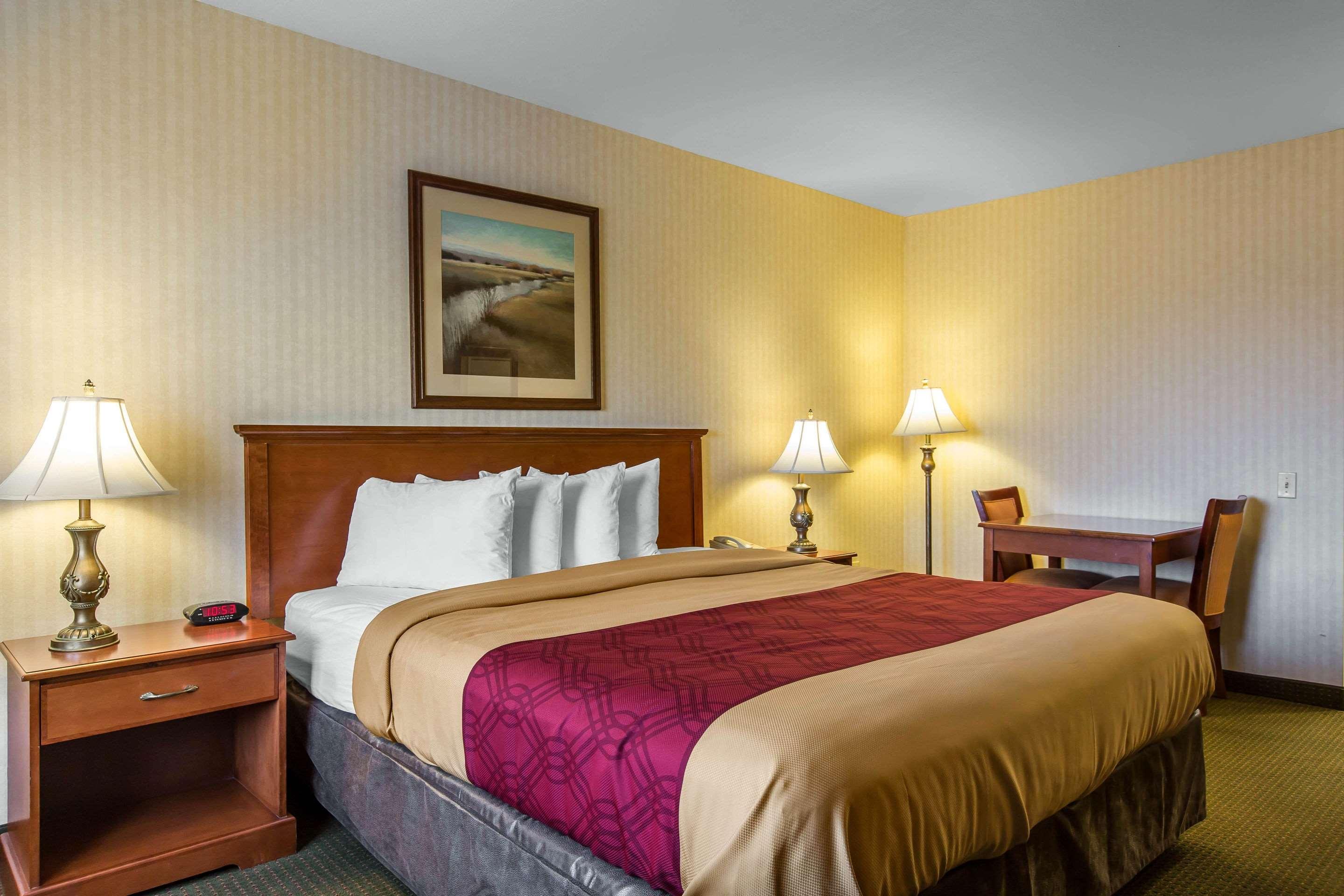 Econo Lodge Inn & Suites Riverside - Corona Exterior foto