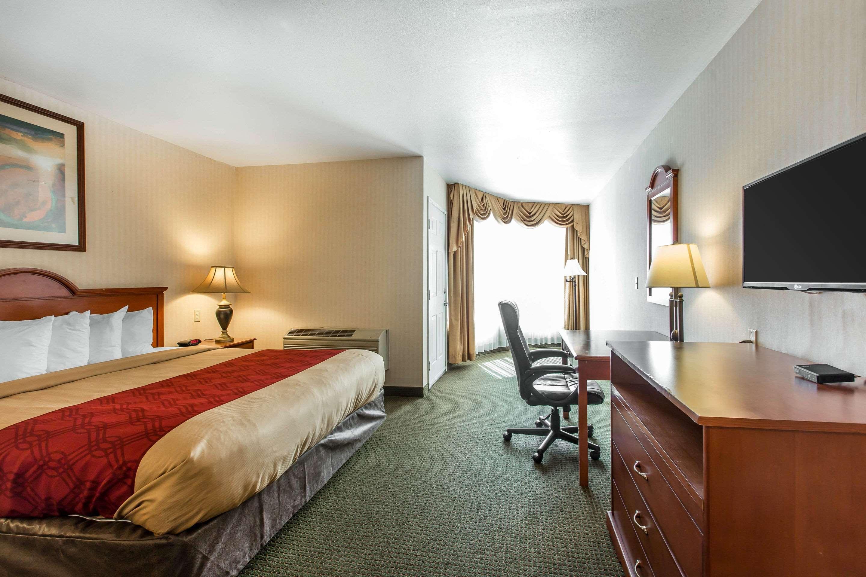 Econo Lodge Inn & Suites Riverside - Corona Exterior foto